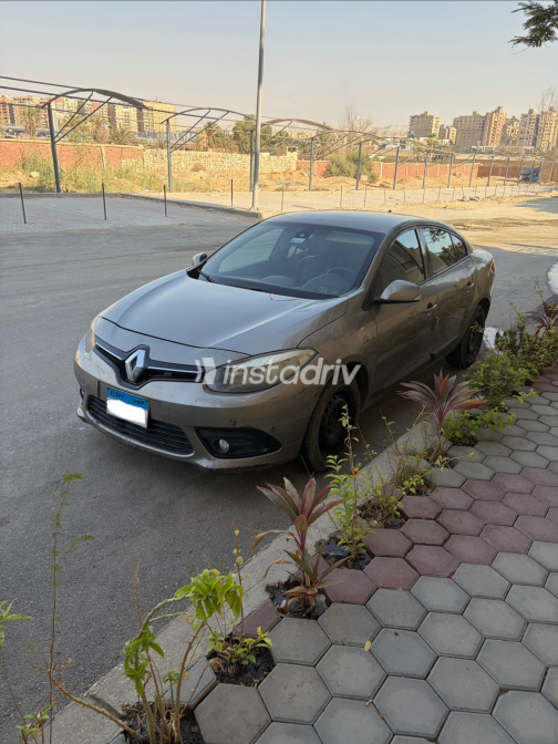 Renault Fluence 2017 Champagne Automatic Used for Sale in Greater Cairo ( Cairo + Giza) - 3