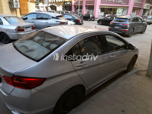 Honda City 2016 Silver Automatic Used for Sale in Greater Cairo ( Cairo + Giza) - 3