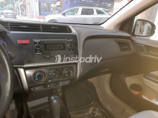 Honda City 2016 Silver Automatic Used for Sale in Greater Cairo ( Cairo + Giza) - 4