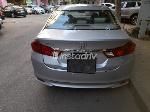 Honda City 2016 Silver Automatic Used for Sale in Greater Cairo ( Cairo + Giza) - 6