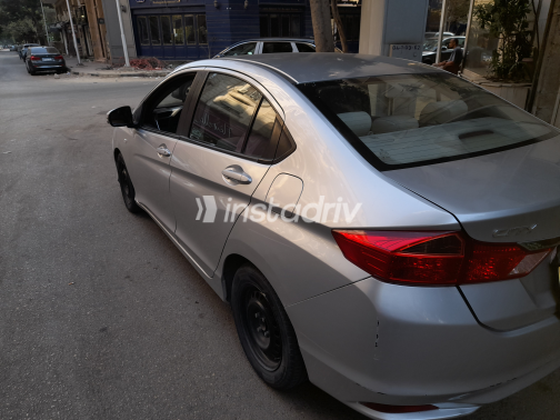 Honda City 2016 Silver Automatic Used for Sale in Greater Cairo ( Cairo + Giza) - 8