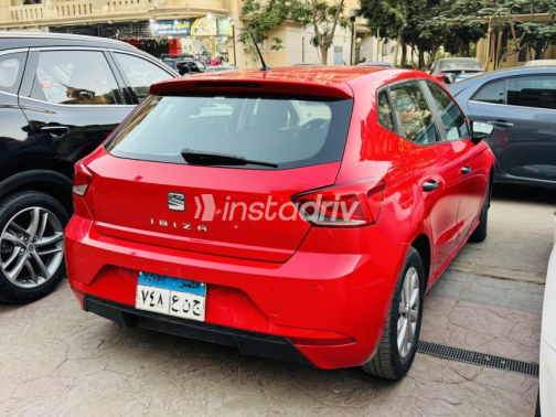 Seat Ibiza 2021 Red Automatic Used for Sale in Nasr city - 3