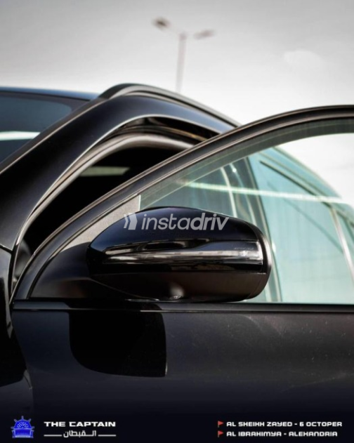 Mercedes GLA 200 2024 Black Automatic Used for Sale in Sheikh Zayed City - 6