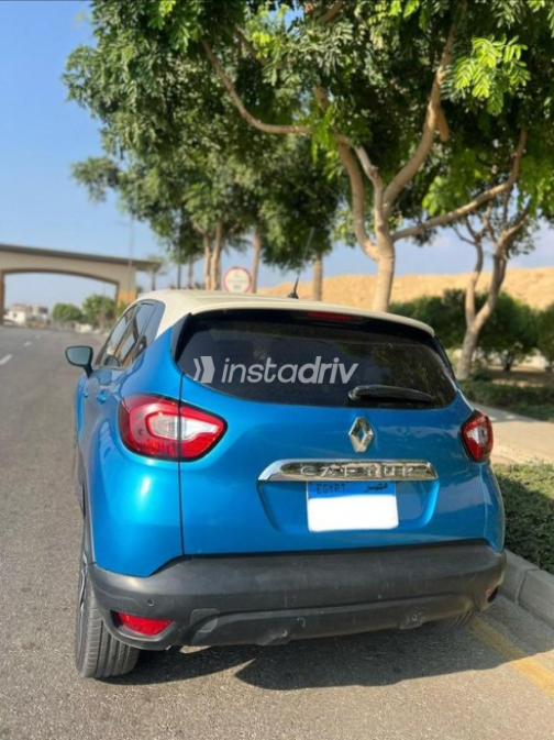 Renault Captur 2017 Cyan Automatic Used for Sale in Cairo - 2