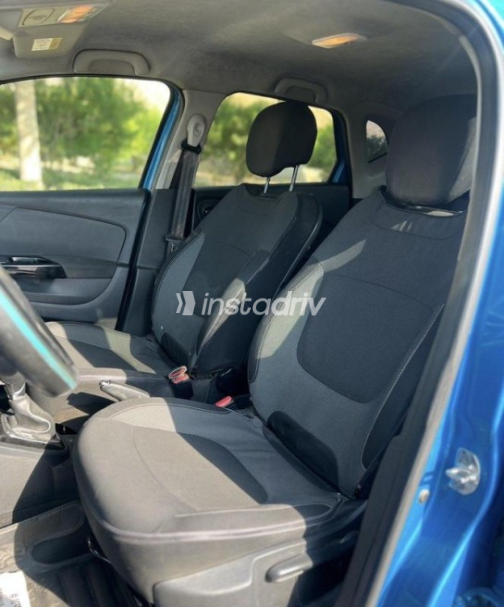 Renault Captur 2017 Cyan Automatic Used for Sale in Cairo - 6