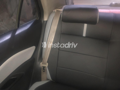 Toyota Yaris 2006 Blue Automatic Used for Sale in Alexandria - 2