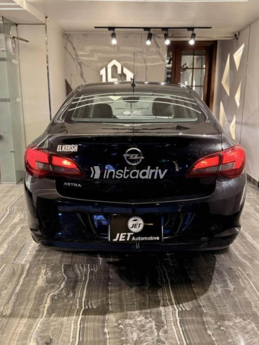 Opel Astra 2013 Black Automatic Used for Sale in Nasr city - 3
