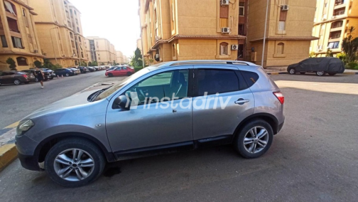 Nissan Qashqai 2014 Silver Automatic Used for Sale in 6 October - 3