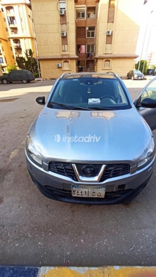 Nissan Qashqai 2014 Silver Automatic Used for Sale in 6 October - 4