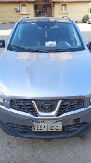 Nissan Qashqai 2014 Silver Automatic Used for Sale in 6 October