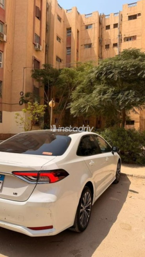 Toyota Corolla 2025 White Automatic Used for Sale in Nasr city - 3