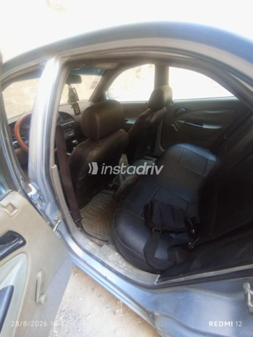 Daewoo Nubira 2 2001 Blue Automatic Used for Sale in Agamy - 10