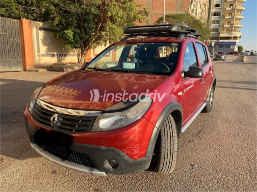 Renault Sandero Step Way 2013 Red Manual Used for Sale in Sohag - 3