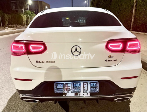 مرسيدس GLC 300 2020 أبيض أوتوماتيك مستعملة للبيع في القاهرة - 2