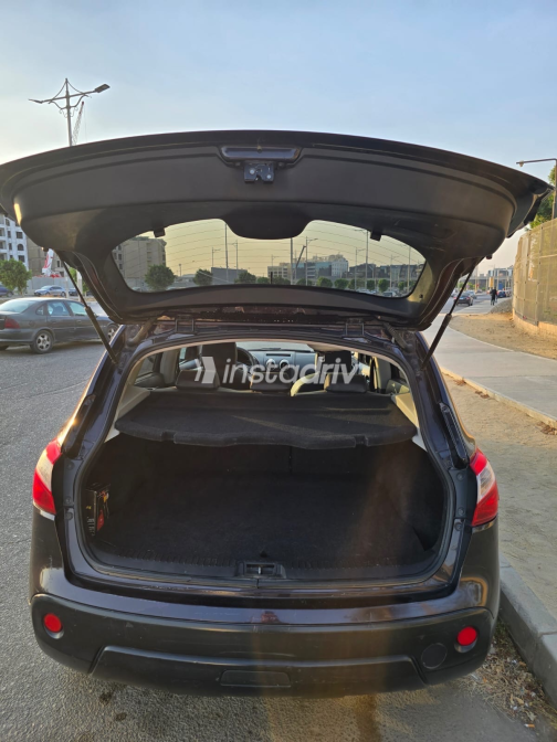 Nissan Qashqai 2014 Purple Automatic Used for Sale in Greater Cairo ( Cairo + Giza) - 3