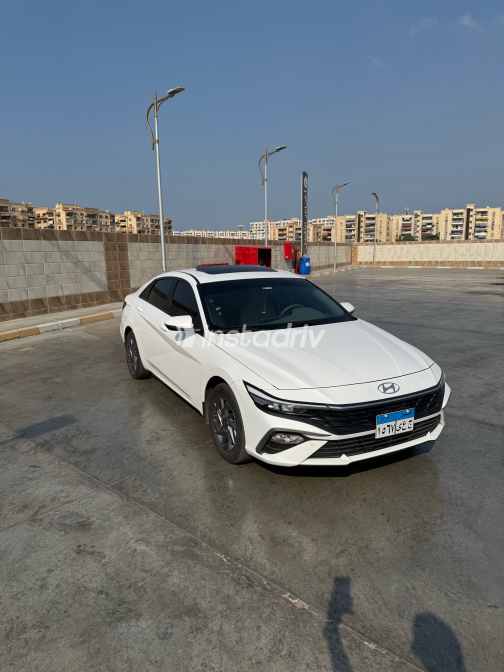 هيونداي إلنترا سى ان 7 2024 أبيض أوتوماتيك مستعملة للبيع في القاهرة الكبرى ( القاهرة - الجيزة) - 1