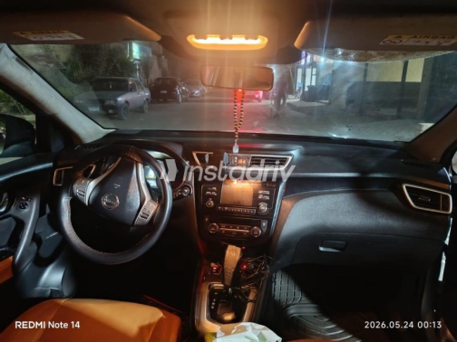 Nissan Qashqai 2017 Silver Automatic Used for Sale in Hadayek October - 6
