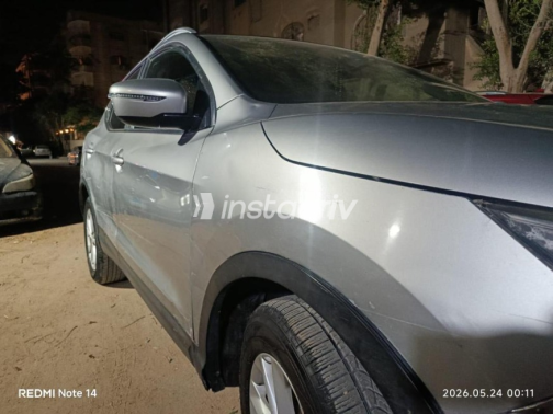 Nissan Qashqai 2017 Silver Automatic Used for Sale in Hadayek October - 8