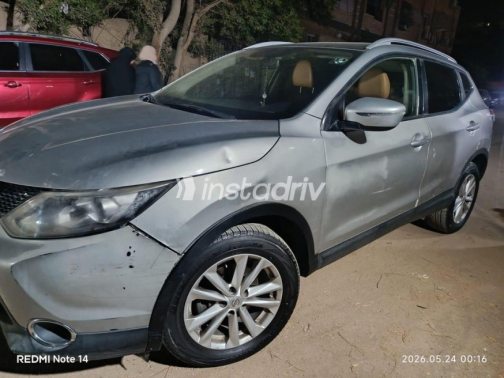 Nissan Qashqai 2017 Silver Automatic Used for Sale in Hadayek October - 10