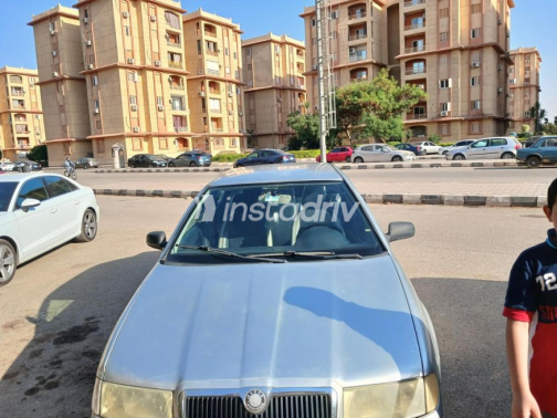 سكودا اوكتافيا A4 2004 فضي أوتوماتيك مستعملة للبيع في الشروق - 6