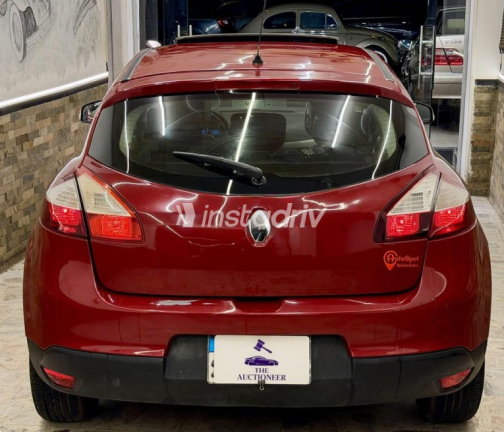 Renault Megane 2010 Red Automatic Used for Sale in Cairo - 2
