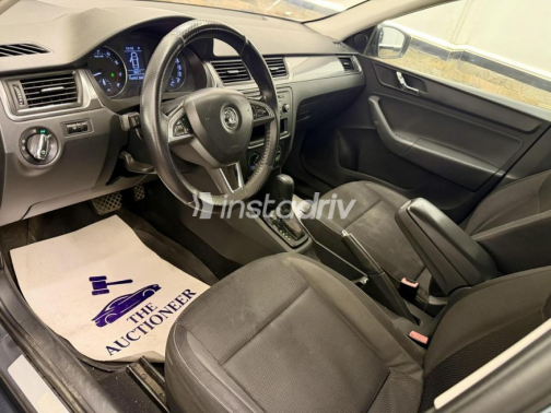 Renault Megane 2010 Red Automatic Used for Sale in Cairo - 7