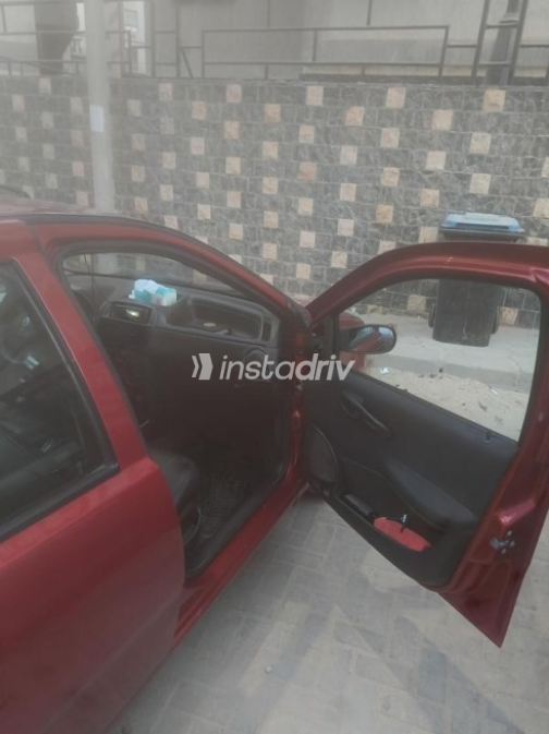 Fiat Punto 2009 Dark Red Manual Used for Sale in Greater Cairo ( Cairo + Giza) - 10