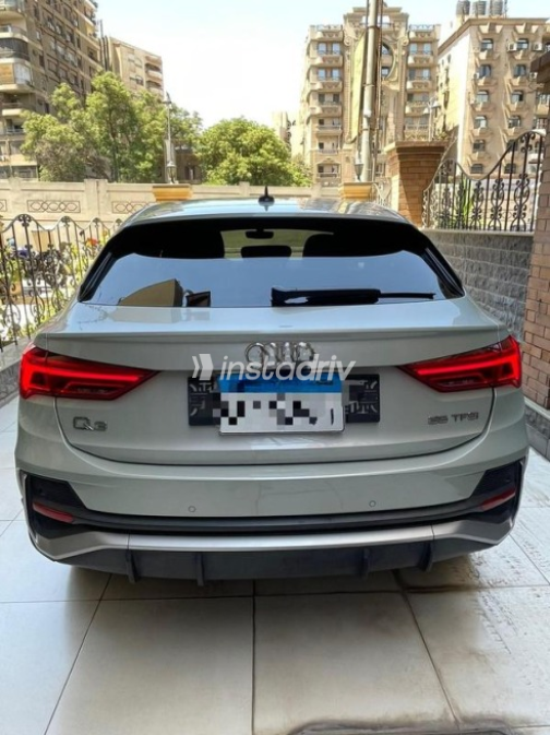 Audi Q3 2022 Champagne Automatic Used for Sale in Giza - 4