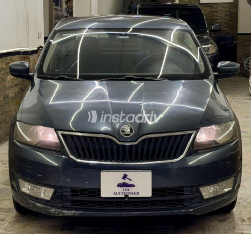 Skoda Rapid 2016 Gray Automatic Used for Sale in Cairo - 3