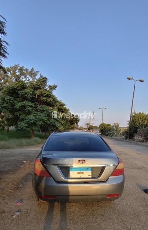 Geely Emgrand 2014 White Manual Used for Sale in Helwan - 3