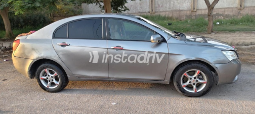 Geely Emgrand 2014 White Manual Used for Sale in Helwan - 6