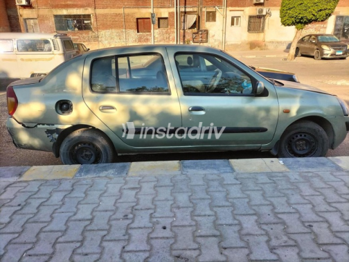 Renault Clio 2004 White Manual Used for Sale in Cairo - 3