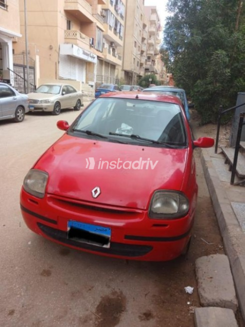 Renault Clio 2002 Red Manual Used for Sale in Mokattam - 1