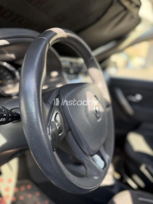 Renault Logan 2016 Black Automatic Used for Sale in Greater Cairo ( Cairo + Giza) - 9