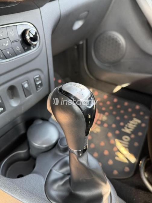 Renault Logan 2016 Black Automatic Used for Sale in Greater Cairo ( Cairo + Giza) - 10