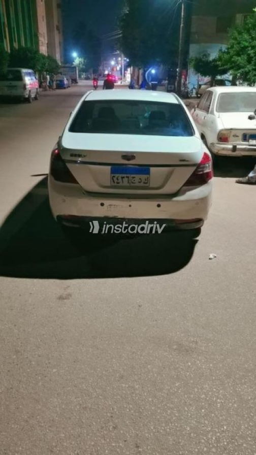 Geely Emgrand 7 2014 White Manual Used for Sale in Qalyub - 2