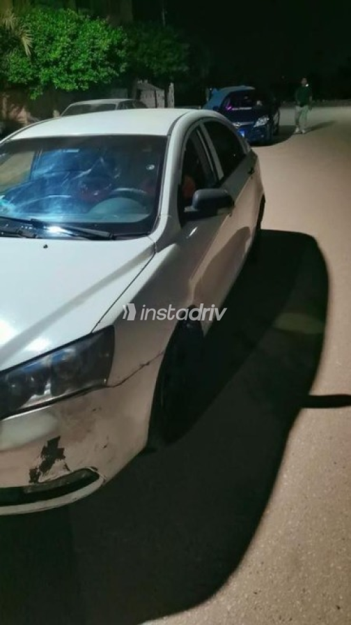 Geely Emgrand 7 2014 White Manual Used for Sale in Qalyub - 3