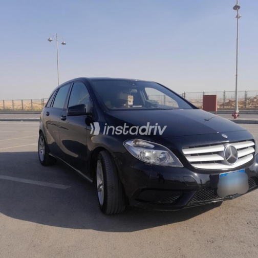 مرسيدس B 180 2014 أسود أوتوماتيك مستعملة للبيع في 6 أكتوبر - 6