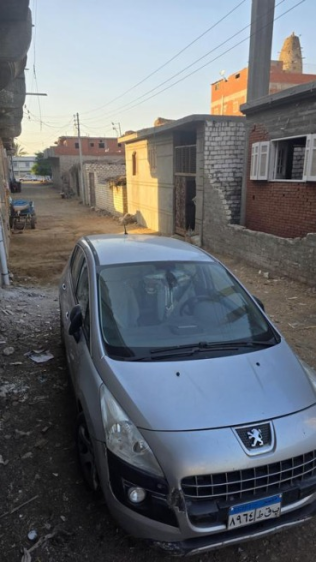 Peugeot 3008 2013 Dark Gray Automatic Used for Sale in Beheira