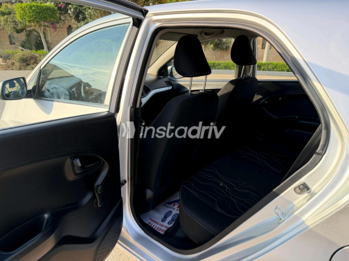 Kia Picanto 2016 Silver Automatic Used for Sale in Greater Cairo ( Cairo + Giza) - 1