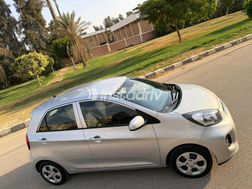 Kia Picanto 2016 Silver Automatic Used for Sale in Greater Cairo ( Cairo + Giza) - 5