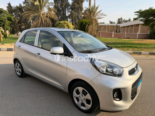 Kia Picanto 2016 Silver Automatic Used for Sale in Greater Cairo ( Cairo + Giza) - 10