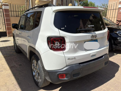 Jeep Renegade 2021 White Automatic Used for Sale in Sheikh Zayed City - 5