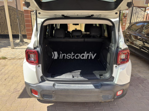 Jeep Renegade 2021 White Automatic Used for Sale in Sheikh Zayed City - 10