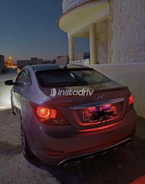 هيونداي اكسنت RB 2011 برونزي يدوي مستعملة للبيع في الإسكندرية - 2