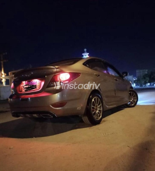 هيونداي اكسنت RB 2011 برونزي يدوي مستعملة للبيع في الإسكندرية - 4