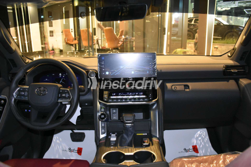 Toyota Land Cruiser 2021 White Automatic Used for Sale in Greater Cairo ( Cairo + Giza) - 5