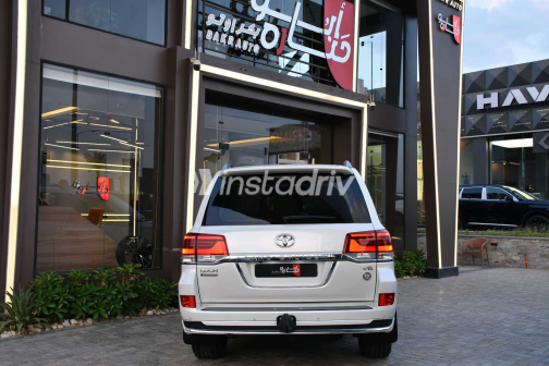 Toyota Land Cruiser 2021 White Automatic Used for Sale in Greater Cairo ( Cairo + Giza) - 9