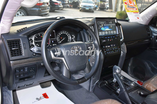 Toyota Land Cruiser 2021 White Automatic Used for Sale in Greater Cairo ( Cairo + Giza) - 10
