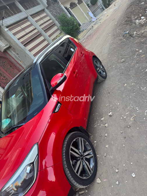 Kia Soul 2018 Red Automatic Used for Sale in Greater Cairo ( Cairo + Giza) - 5